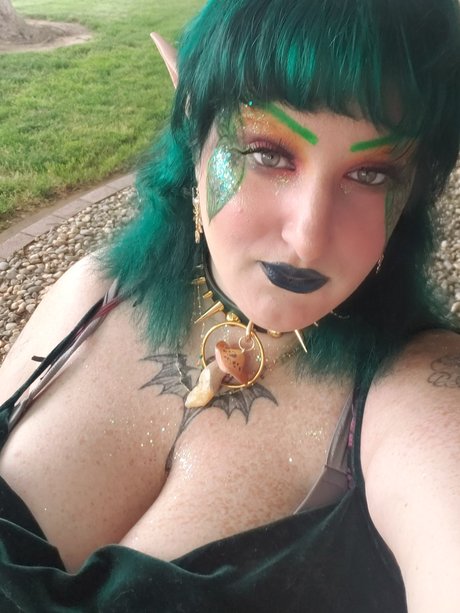 Nacktes geleaktes OnlyFans-Foto von Succub1tch