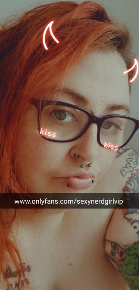 Nacktes geleaktes OnlyFans-Foto von Sexynerdgirlvip