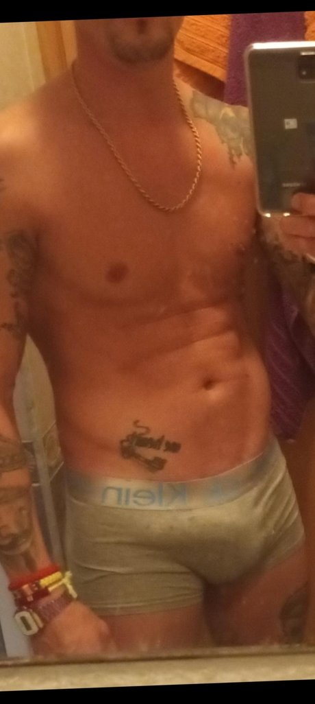 Nacktes geleaktes OnlyFans-Foto von Ragnar