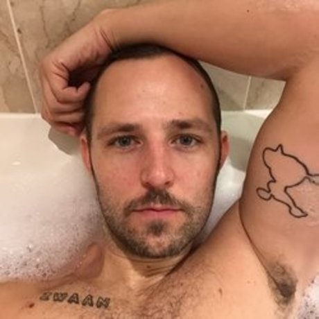 Nacktes geleaktes OnlyFans-Foto von James Star