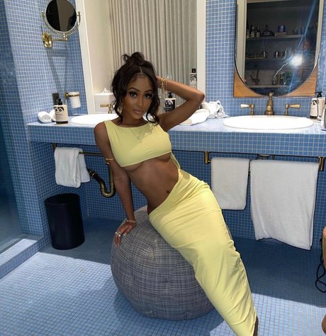 Nacktes geleaktes OnlyFans-Foto von Fun Sz Butta Pecan