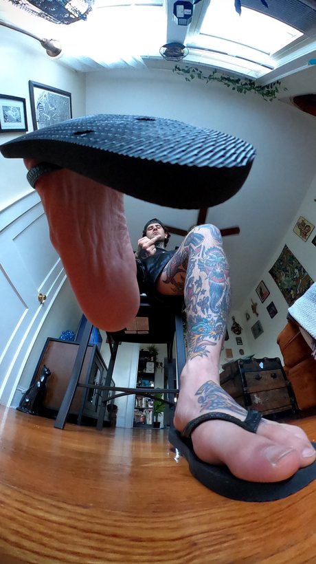 Nacktes geleaktes OnlyFans-Foto von Tattooed Dom