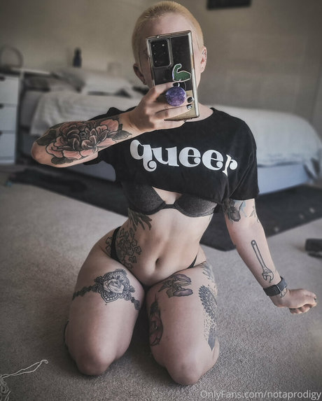 Nacktes geleaktes OnlyFans-Foto von Notaprodigy