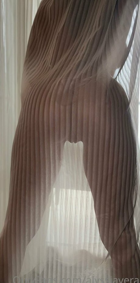 Nacktes geleaktes OnlyFans-Foto von Alyssia Vera
