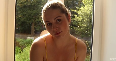 Nacktes geleaktes OnlyFans-Foto von Holly Garner