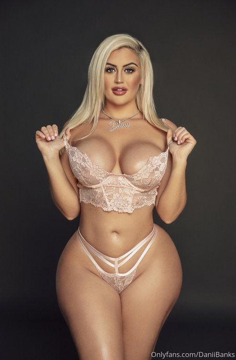 Nacktes geleaktes OnlyFans-Foto von Danii Banks