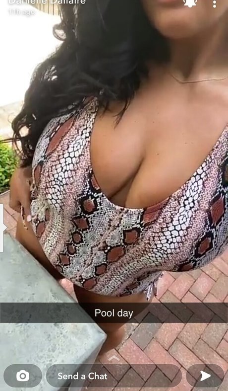 Nacktes geleaktes OnlyFans-Foto von Danielle Dallaire