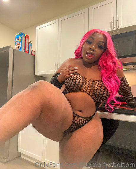 Nacktes geleaktes OnlyFans-Foto von Therealfyebottom