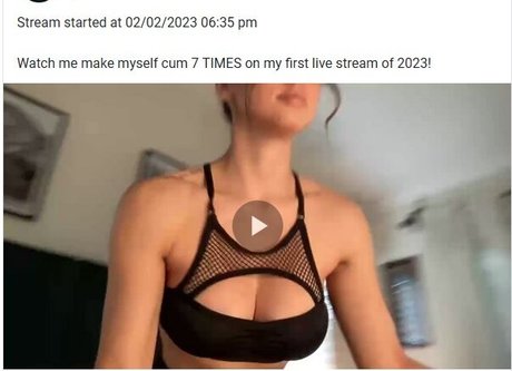 Nacktes geleaktes OnlyFans-Foto von Sara Luvv