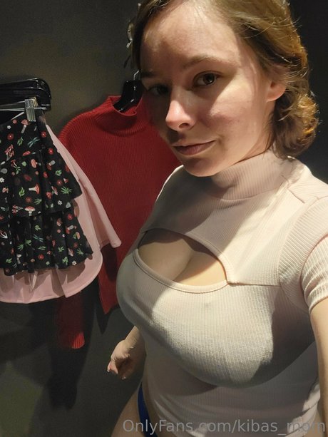 Nacktes geleaktes OnlyFans-Foto von Kibas Mom