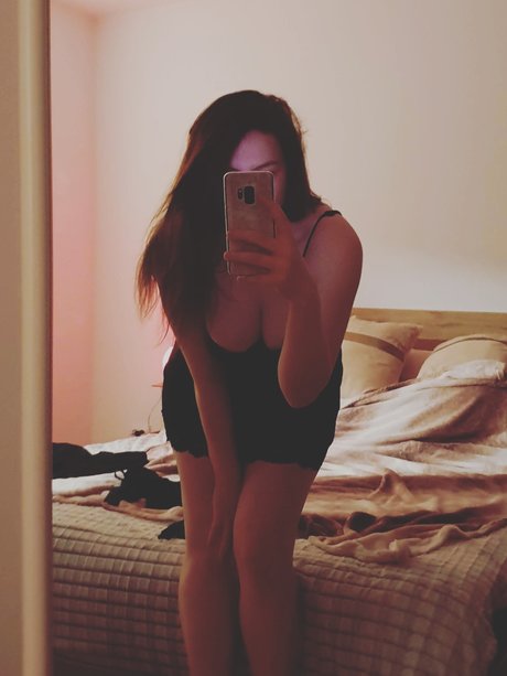 Nacktes geleaktes OnlyFans-Foto von Rogue White