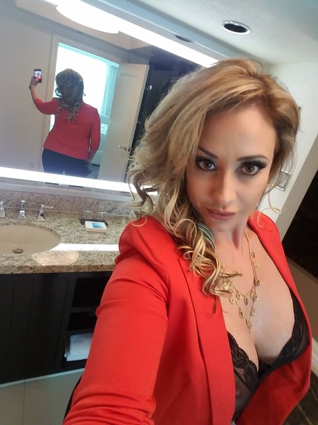 Eva Notty