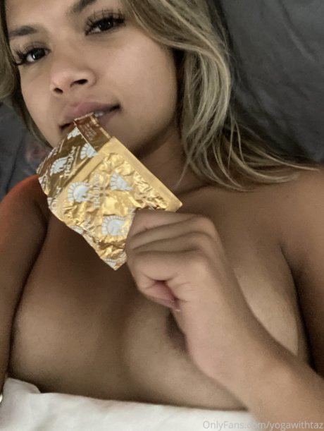 Nacktes geleaktes OnlyFans-Foto von Yogawithtaz