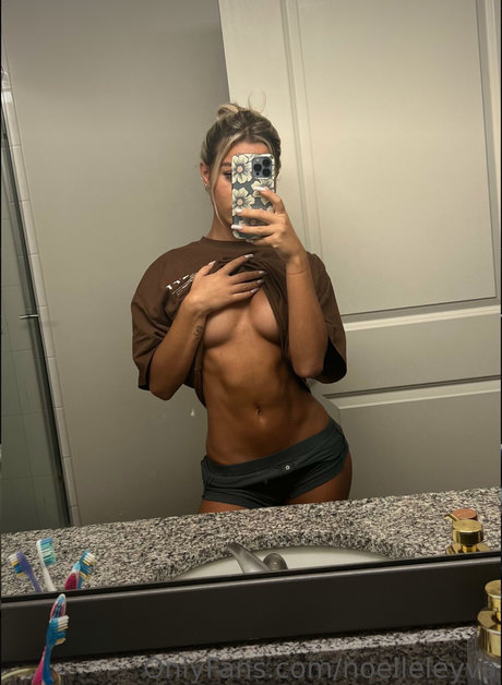 Nacktes geleaktes OnlyFans-Foto von Noelle Leyva