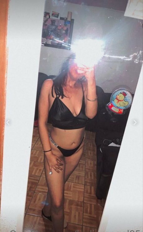 Nacktes geleaktes OnlyFans-Foto von Leslierangel95