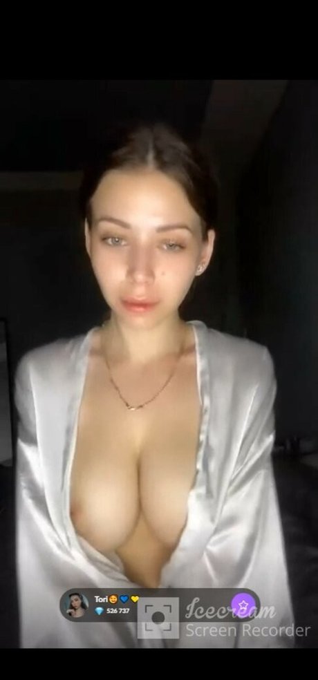 Nacktes geleaktes OnlyFans-Foto von Tornadi