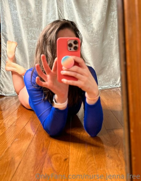 Nacktes geleaktes OnlyFans-Foto von Nursejennafree