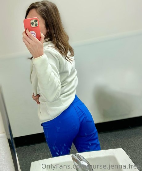 Nacktes geleaktes OnlyFans-Foto von Nursejennafree