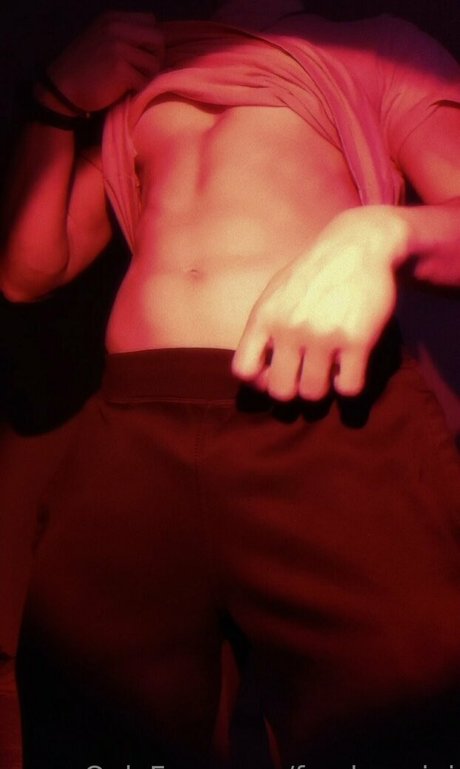 Nacktes geleaktes OnlyFans-Foto von Femboygigi
