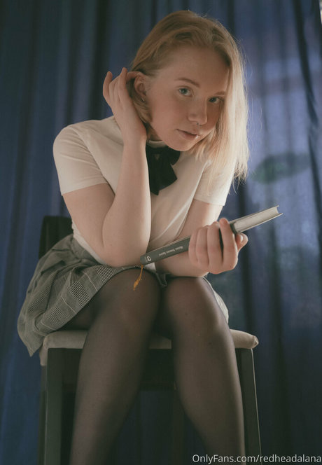 Nacktes geleaktes OnlyFans-Foto von Redheadalana