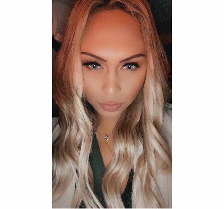Nacktes geleaktes OnlyFans-Foto von Adrianna Vega