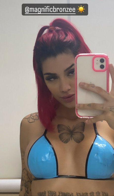 Nacktes geleaktes OnlyFans-Foto von Azzy Mc