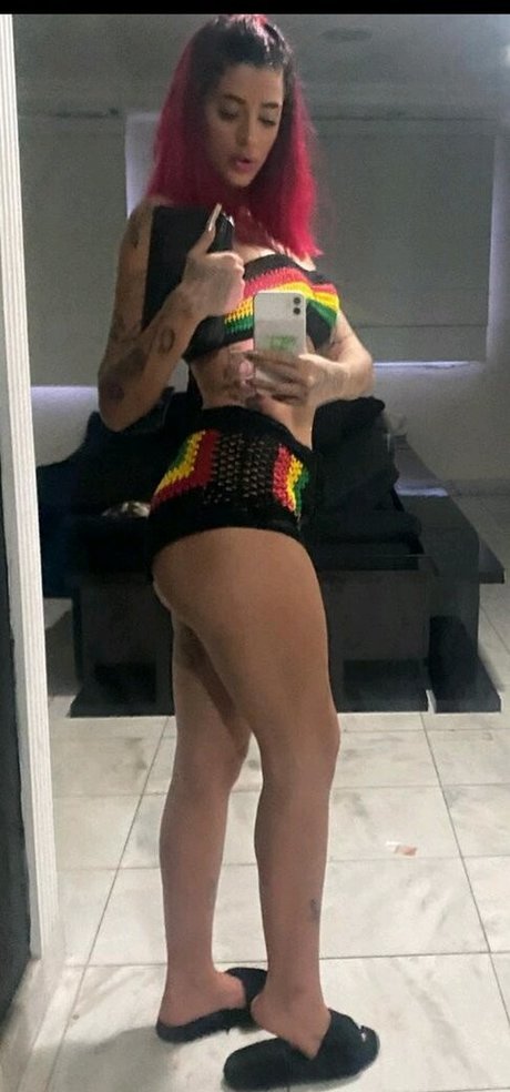 Nacktes geleaktes OnlyFans-Foto von Azzy Mc