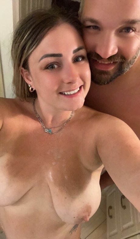 Nacktes geleaktes OnlyFans-Foto von Mamamilkmaiden