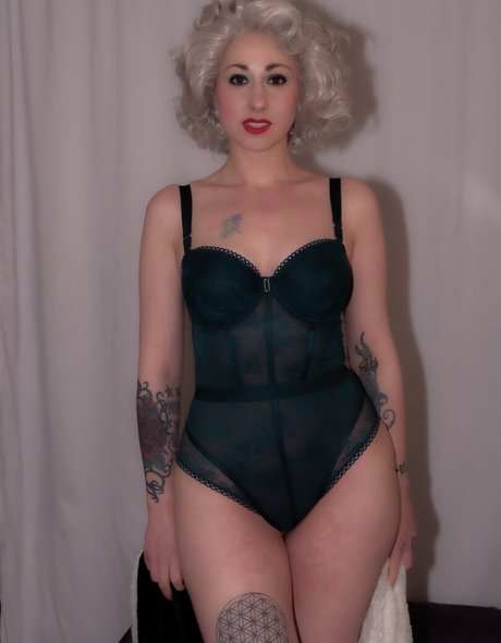 Nacktes geleaktes OnlyFans-Foto von Anunna Healing
