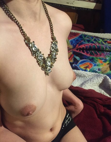 Nacktes geleaktes OnlyFans-Foto von Ninaxxxxnn