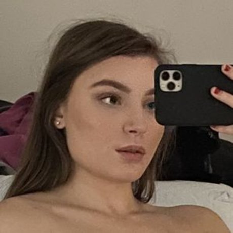 Nacktes geleaktes OnlyFans-Foto von Melvniely