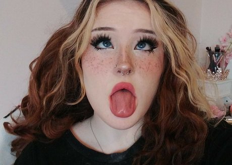 Nacktes geleaktes OnlyFans-Foto von Urlilsuccubus
