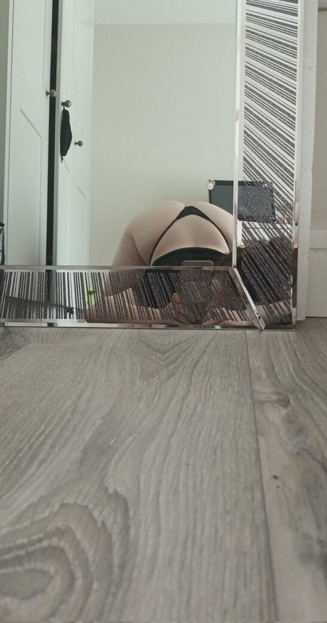 Nacktes geleaktes OnlyFans-Foto von Urlilsuccubus