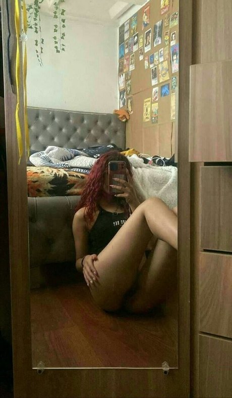 Nacktes geleaktes OnlyFans-Foto von Cutebunnyred