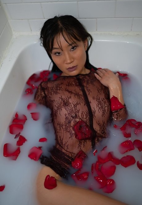 Nacktes geleaktes OnlyFans-Foto von Jeannie Elise Mai