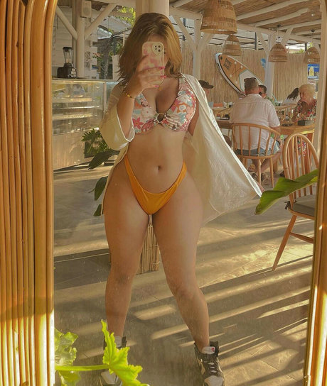 Nacktes geleaktes OnlyFans-Foto von Melekwhoo