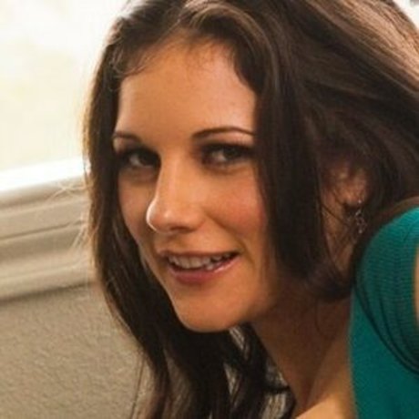 Mandy Flores