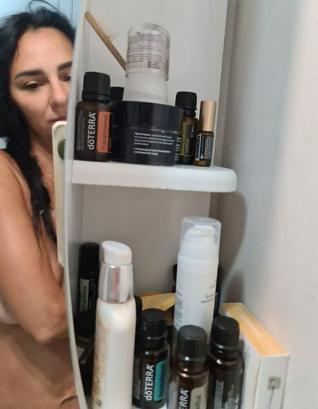 Nacktes geleaktes OnlyFans-Foto von Yladoyla