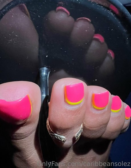 Nacktes geleaktes OnlyFans-Foto von Caribbeansolez
