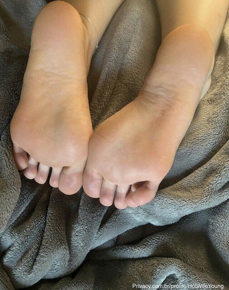 Nacktes geleaktes OnlyFans-Foto von Hotwifeyoung