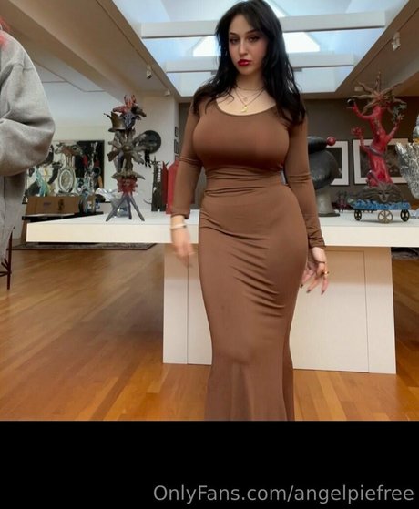 Nacktes geleaktes OnlyFans-Foto von Angelpiefree