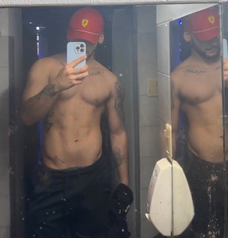 Nacktes geleaktes OnlyFans-Foto von Tadeo Motta