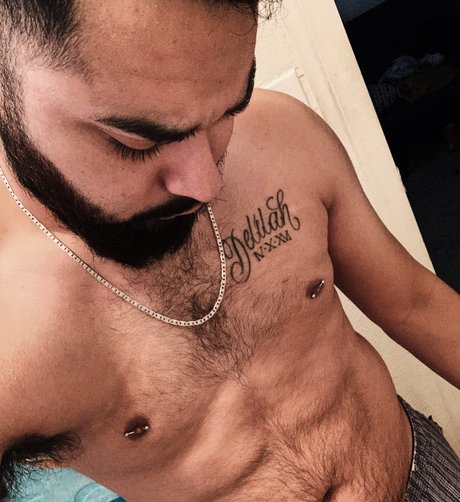 Nacktes geleaktes OnlyFans-Foto von Praying Mantis