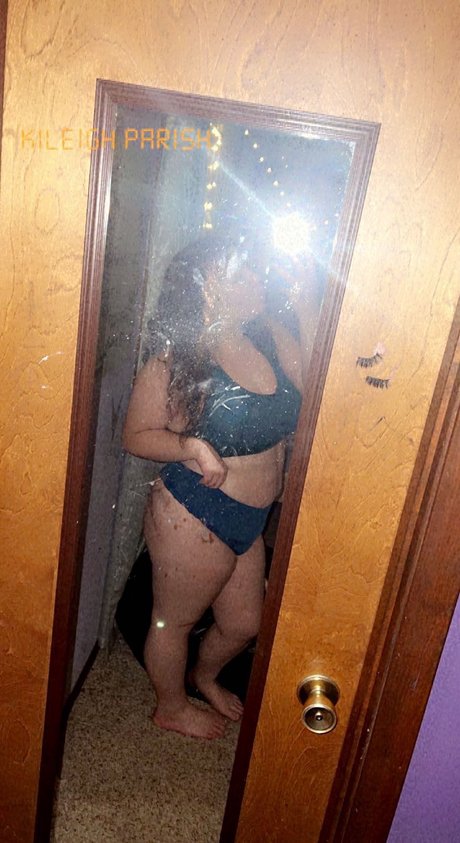 Nacktes geleaktes OnlyFans-Foto von Kileigh