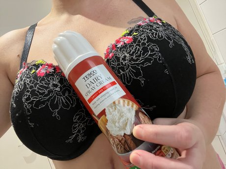 Nacktes geleaktes OnlyFans-Foto von Boobsampampfood69