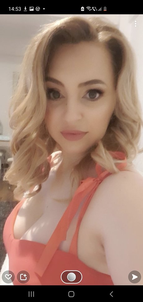 Nacktes geleaktes OnlyFans-Foto von Alina Elena