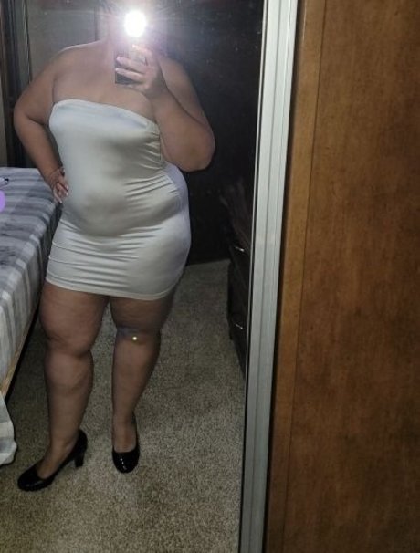 Nacktes geleaktes OnlyFans-Foto von Hotwife