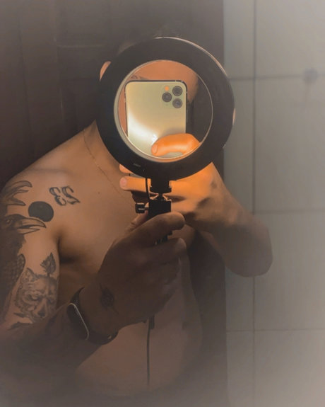 Nacktes geleaktes OnlyFans-Foto von Rafael Bruzinga