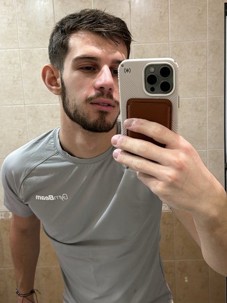 Nacktes geleaktes OnlyFans-Foto von Daddydragun
