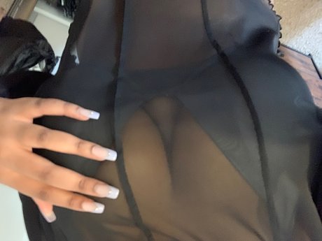 Nacktes geleaktes OnlyFans-Foto von  Sisi